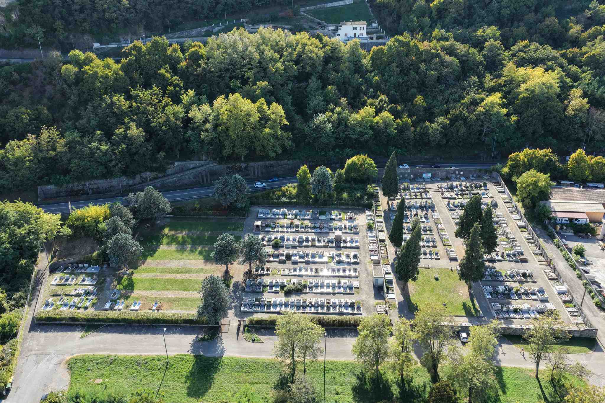 Liste de photographies du cimetière Fiche de présentation de Cimetière de Pont d'Aubenas - Informations et services en ligne - Portail funéraire Citoyen Ville d'Aubenas Ville d'Aubenas