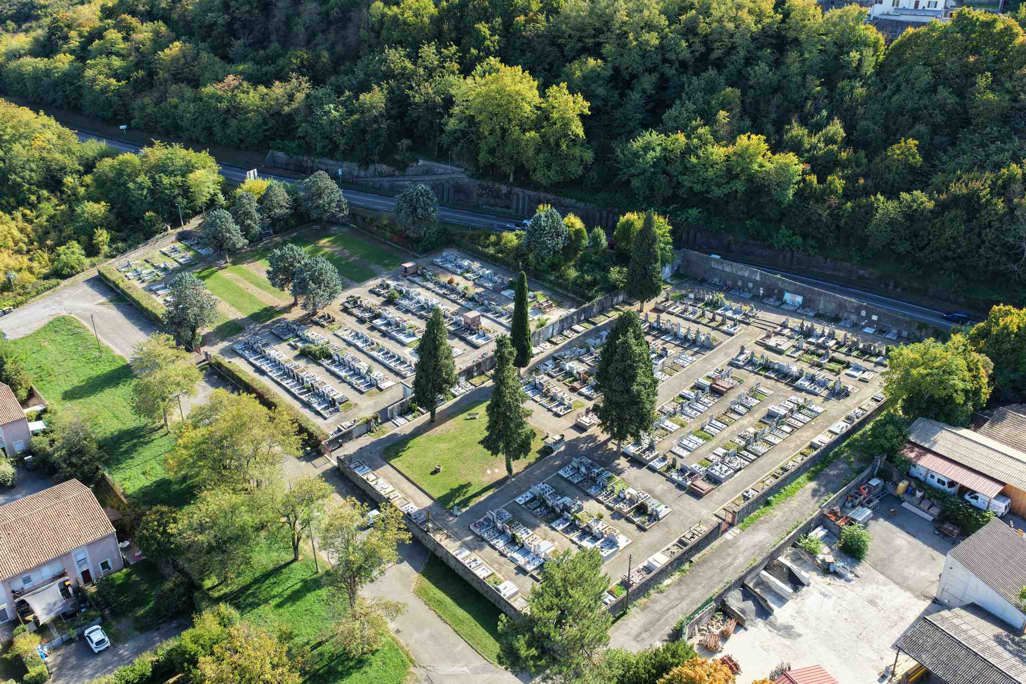 Liste de photographies du cimetière Fiche de présentation de Cimetière de Pont d'Aubenas - Informations et services en ligne - Portail funéraire Citoyen Ville d'Aubenas Ville d'Aubenas