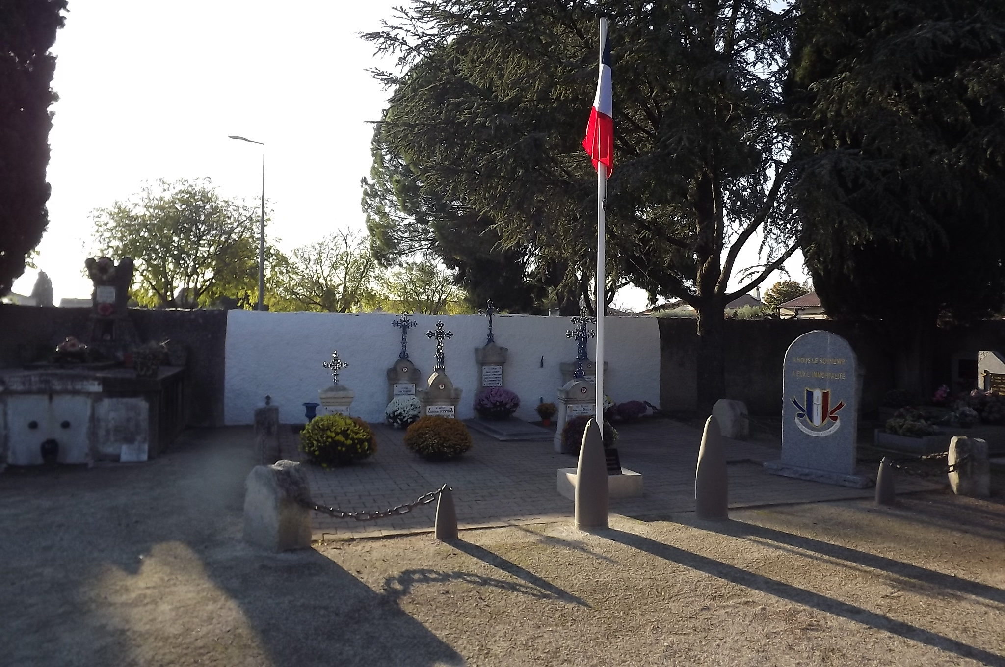 Liste de photographies du cimetière Fiche de présentation de Ancien Cimetière 1 - Informations et services en ligne - Portail funéraire Citoyen Commune de Caissargues Commune de Caissargues