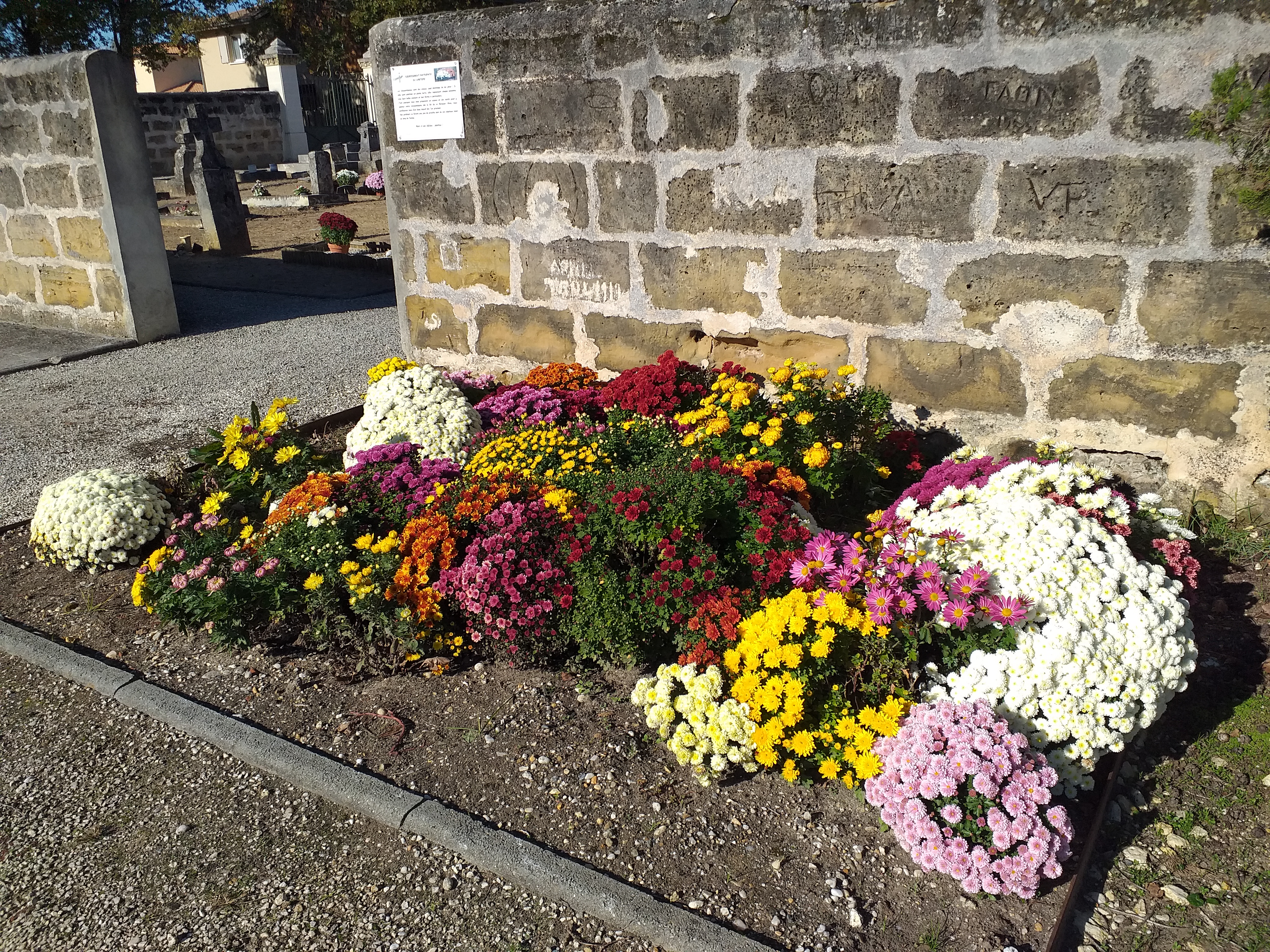 Liste de photographies du cimetière Fiche de présentation de Nouveau Cimetière - Informations et services en ligne - Portail funéraire Citoyen Ville de Canéjan Ville de Canéjan