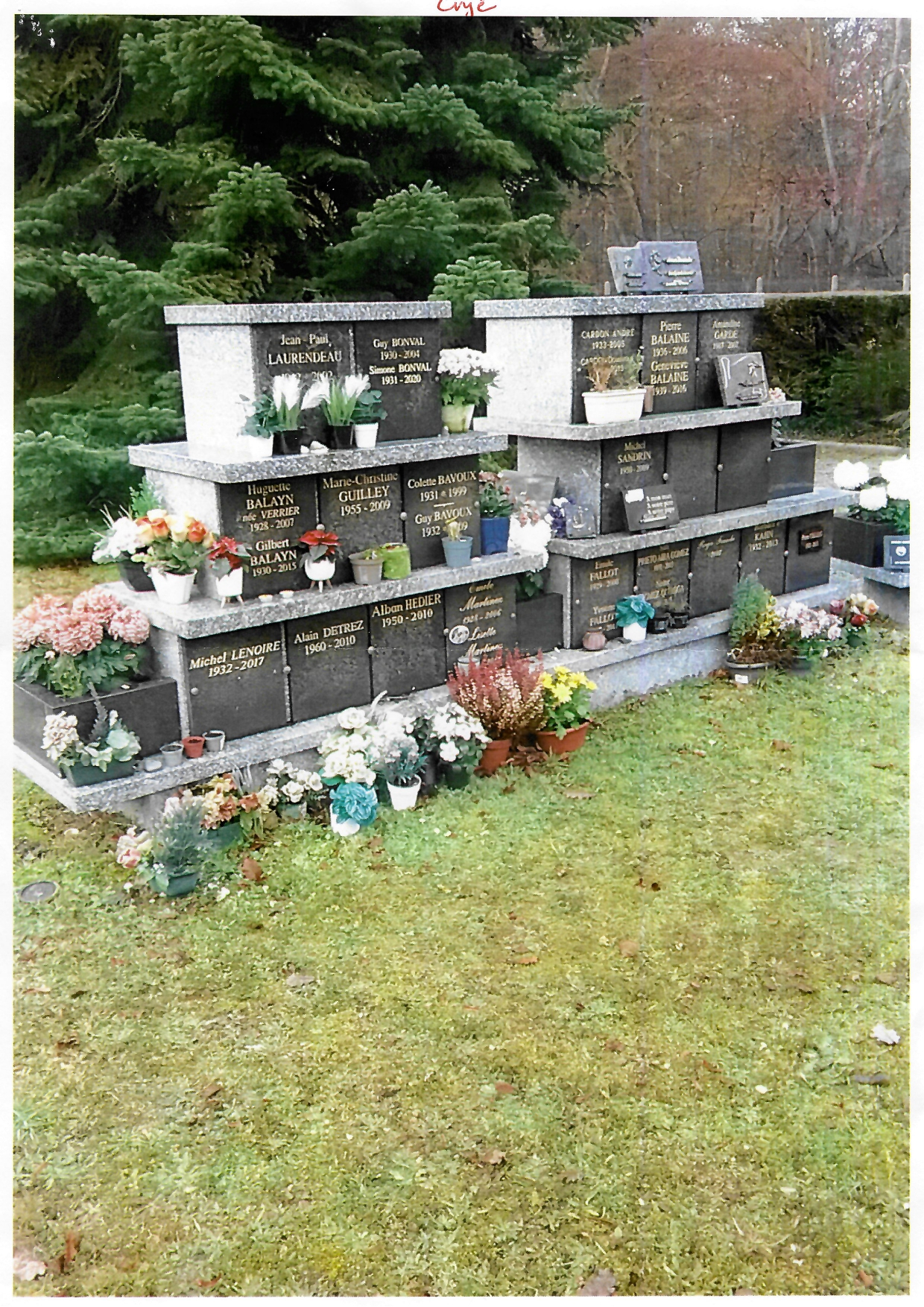 Liste de photographies du cimetière Fiche de présentation de Nouveau Cimetière - Informations et services en ligne - Portail funéraire Citoyen Commune de Coye la Forêt Commune de Coye la Forêt