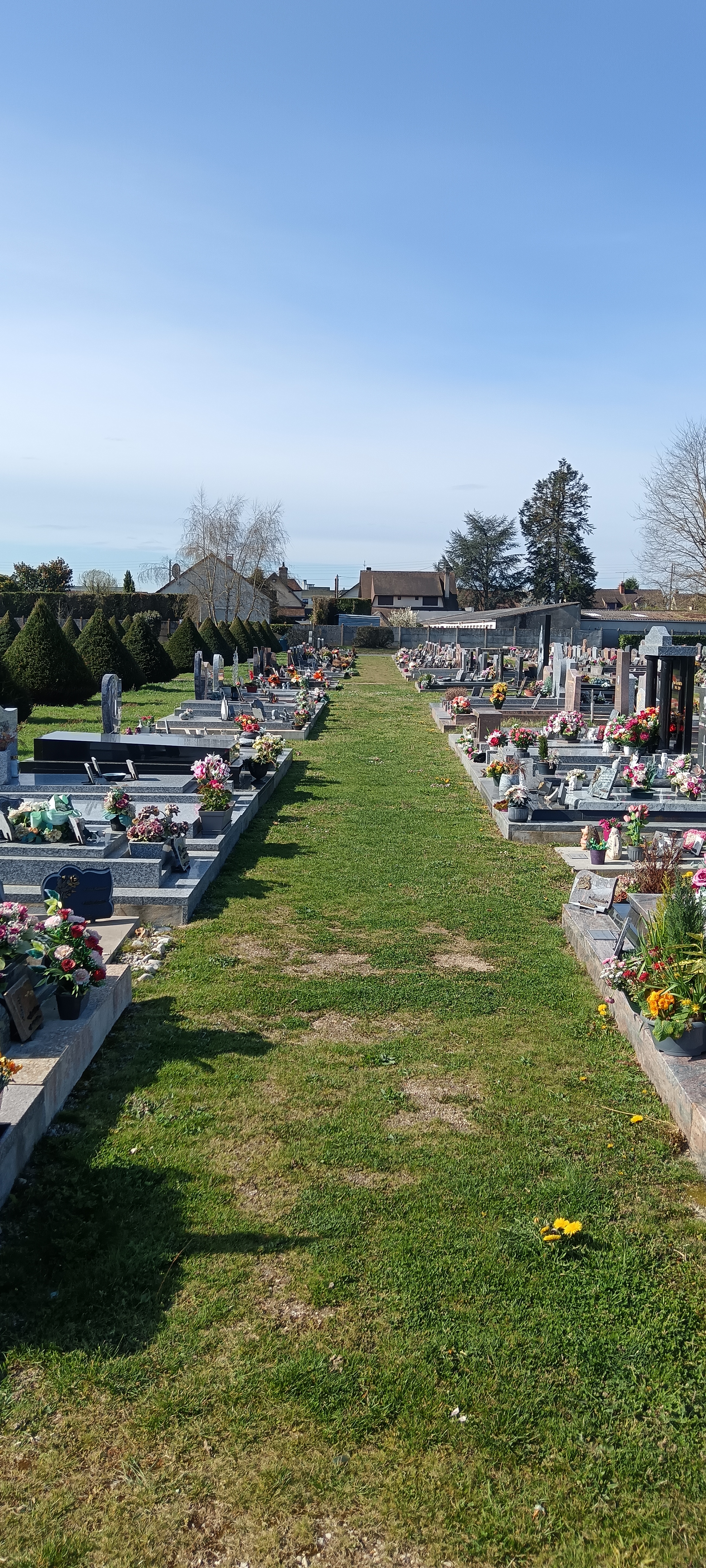 listes de photographies des cimetière de la ville de GIEN, Histoire des cimetières de la ville de GIEN , Historique sépultures de la ville de GIEN 