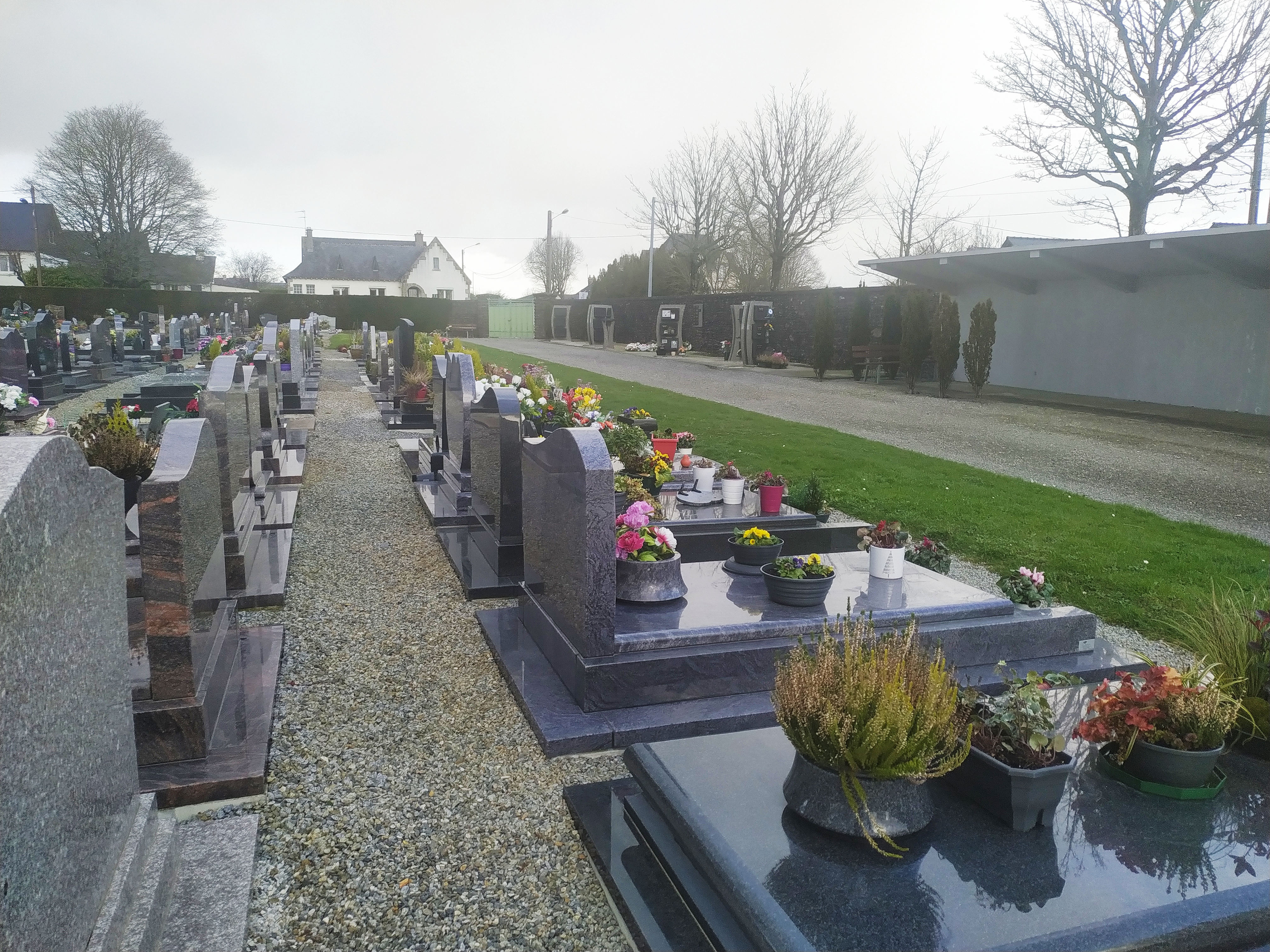 Liste de photographies du cimetière Fiche de présentation de Cimetière Communal - Informations et services en ligne - Portail funéraire Citoyen Commune de Janzé Commune de Janzé