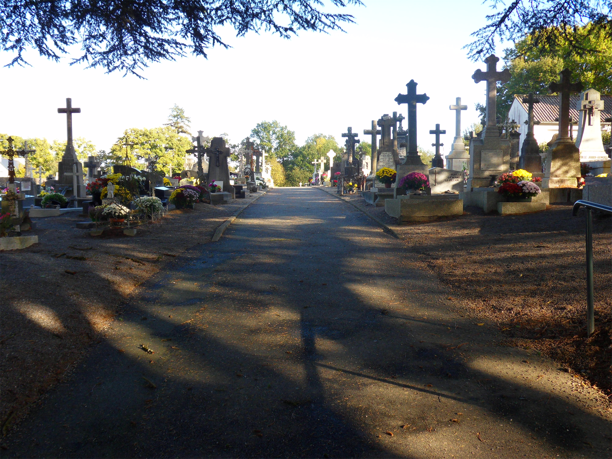 Liste de photographies du cimetière Fiche de présentation de Cimetière de La Gacilly - Informations et services en ligne - Portail funéraire Citoyen Commune de La Gacilly Commune de La Gacilly