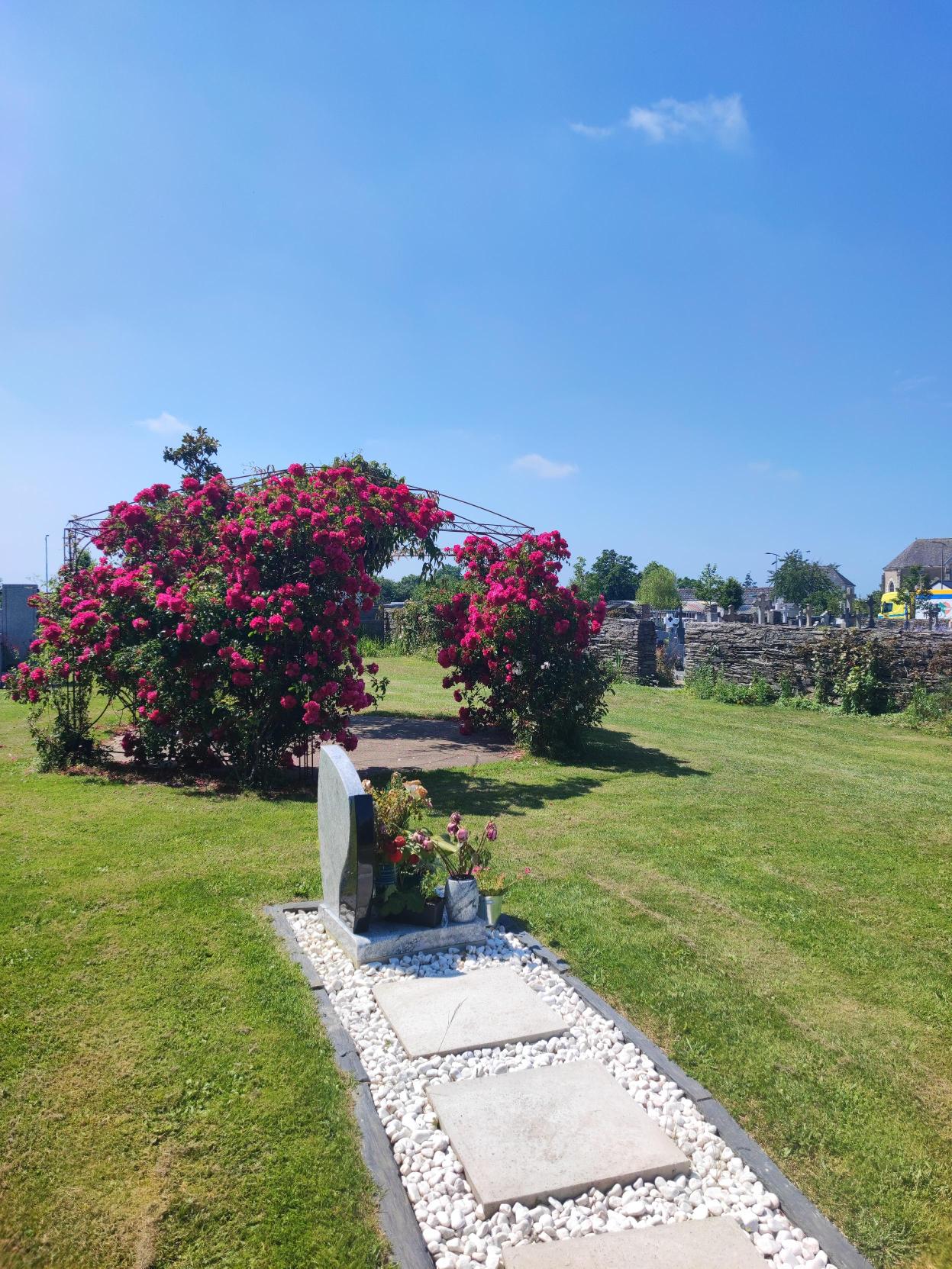 Liste de photographies du cimetière Fiche de présentation de Cimetière Communal - Informations et services en ligne - Portail funéraire Citoyen Commune de La Grigonnais Commune de La Grigonnais