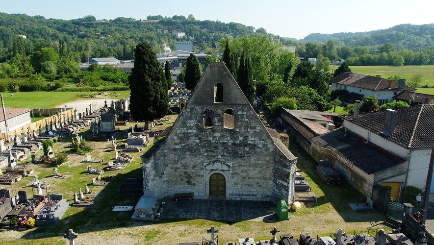Liste de photographies du cimetière Fiche de présentation de Cimetière de Monbusq - Informations et services en ligne - Portail funéraire Citoyen de la ville de LE PASSAGE D'AGEN de la ville de LE PASSAGE D'AGEN