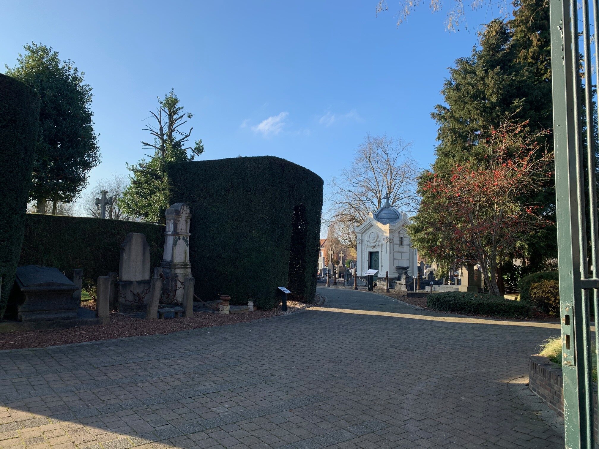 Liste de photographies du cimetière Fiche de présentation de Cimetière Leclerc - Informations et services en ligne - Portail funéraire Citoyen Commune de Loos Commune de Loos