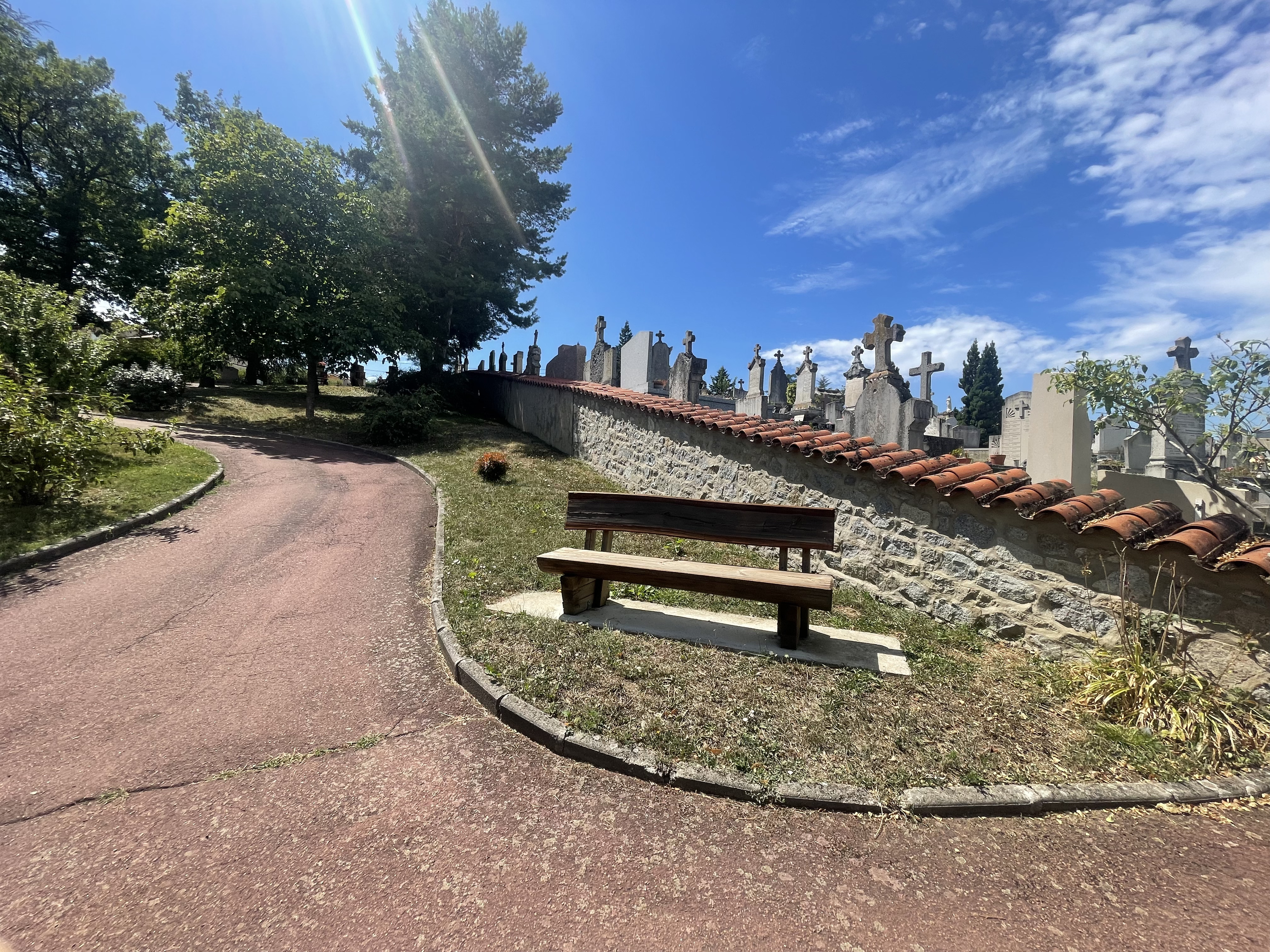 listes de photographies des cimetière de la ville de SAINT GALMIER, Histoire des cimetières de la ville de SAINT GALMIER , Historique sépultures de la ville de SAINT GALMIER 