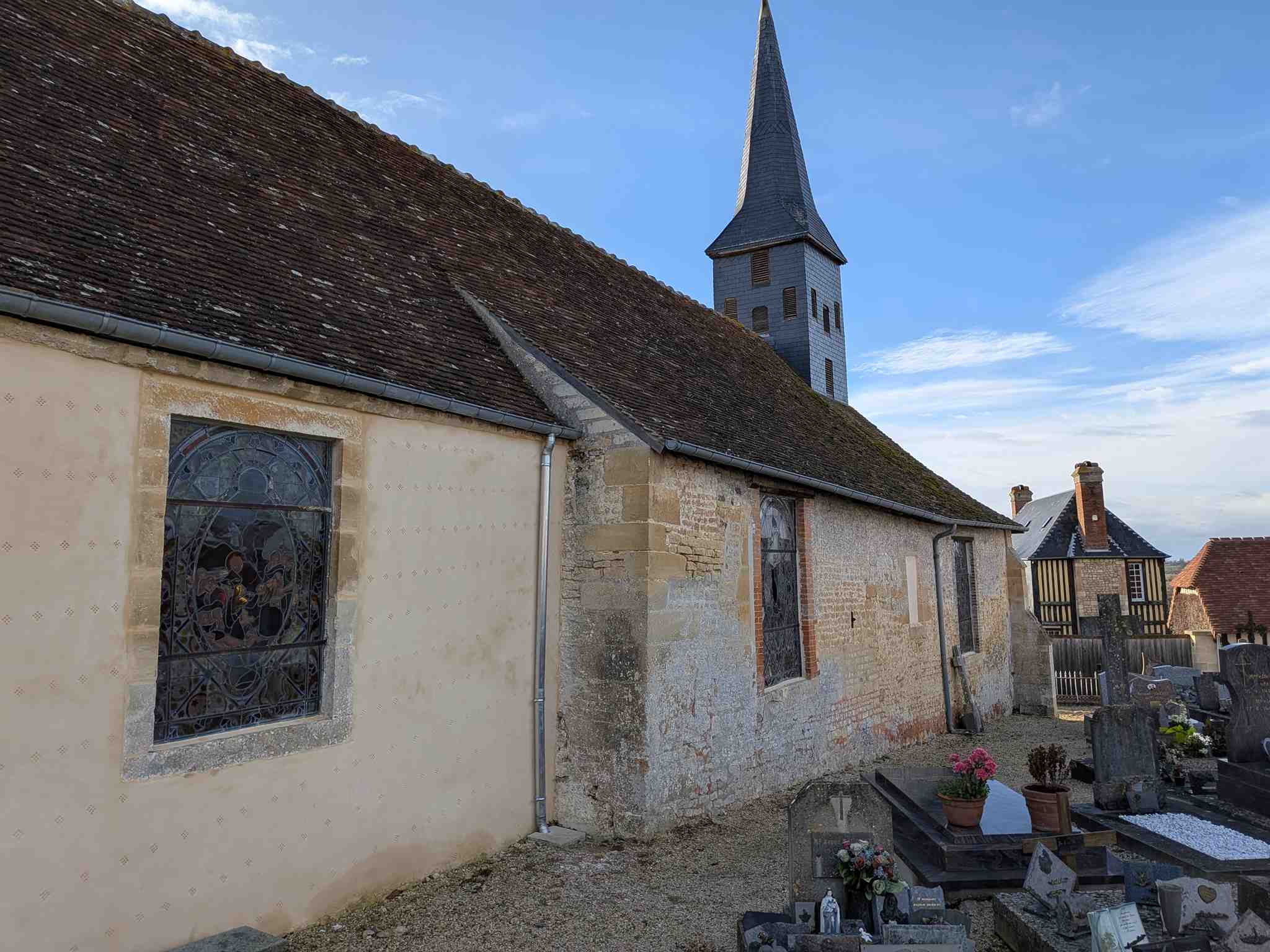 Liste de photographies du cimetière Fiche de présentation de Cimetière de Boissey - Informations et services en ligne - Portail funéraire Citoyen Commune de Saint-Pierre-en-Auge Commune de Saint-Pierre-en-Auge