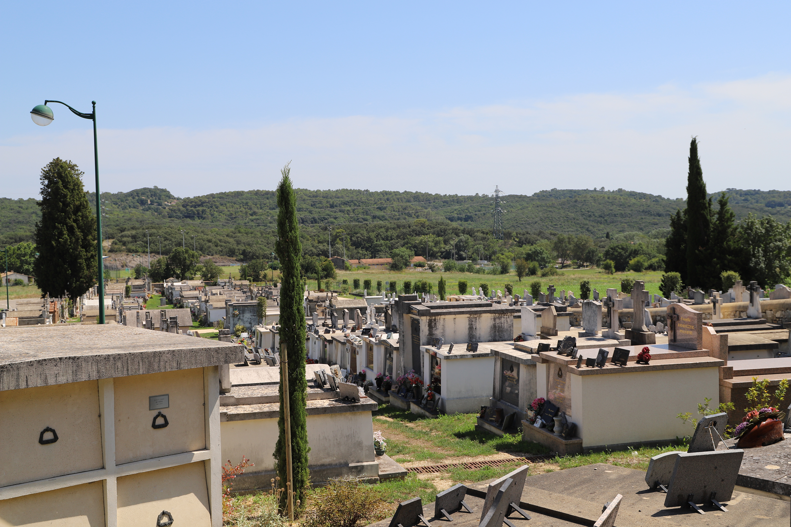 Liste de photographies du cimetière Fiche de présentation de Cimetière du Village - Informations et services en ligne - Portail funéraire Citoyen Commune de Saint-Privat des Vieux Commune de Saint-Privat des Vieux