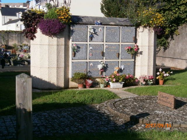 Liste de photographies du cimetière Fiche de présentation de Cimetière du Bourg (NC) - Informations et services en ligne - Portail funéraire Citoyen Ville de Thouaré sur Loire Ville de Thouaré sur Loire