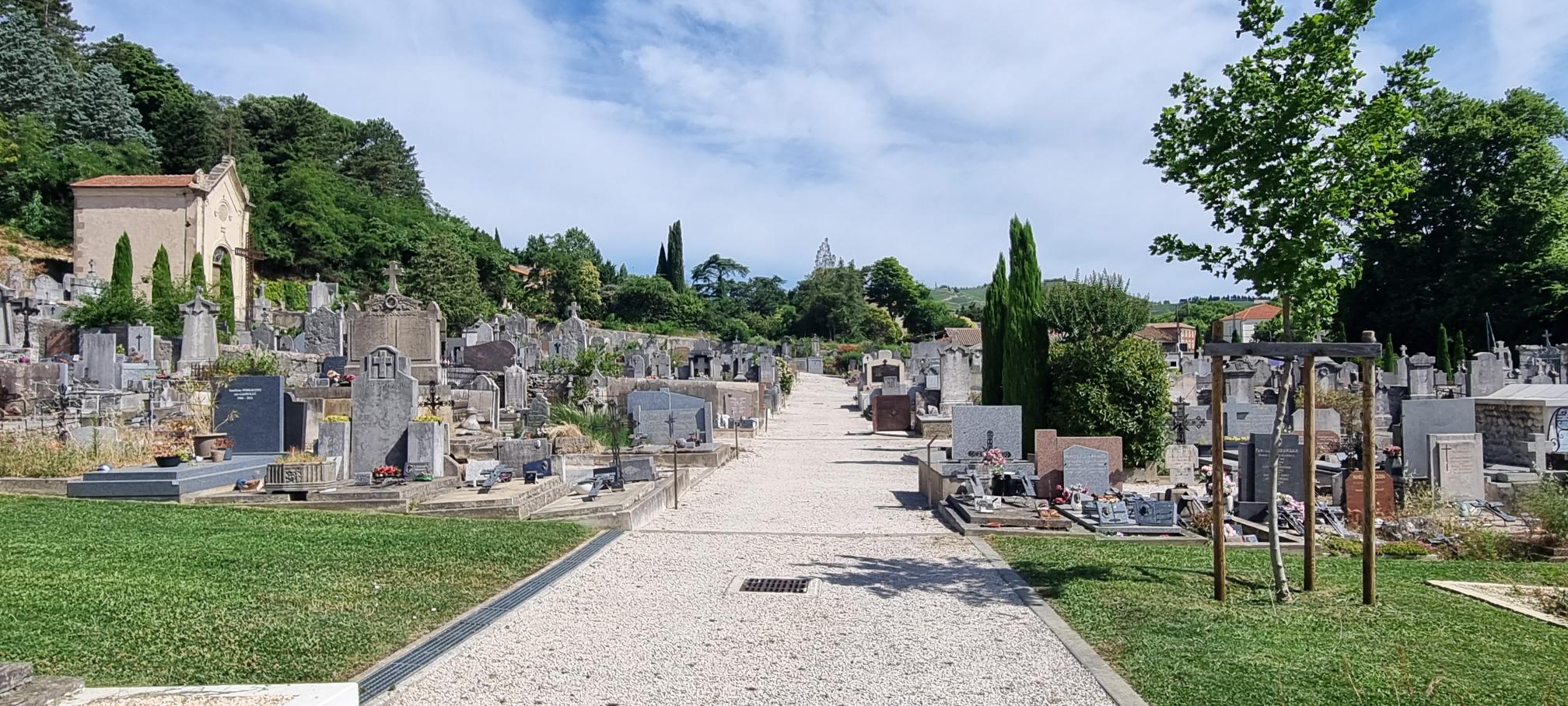 listes de photographies des cimetière Commune de Tournon-sur-Rhône, Histoire des cimetières Commune de Tournon-sur-Rhône , Historique sépultures Commune de Tournon-sur-Rhône 