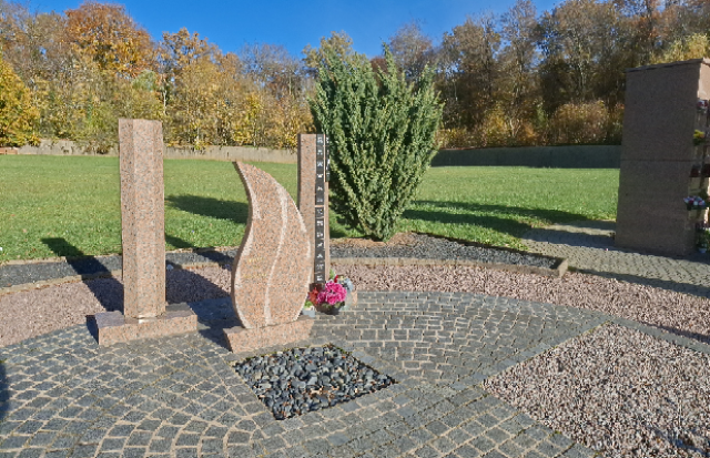 Liste de photographies du cimetière Fiche de présentation de Nouveau Cimetière - Informations et services en ligne - Portail funéraire Citoyen de la commune de TUCQUEGNIEUX de la commune de TUCQUEGNIEUX