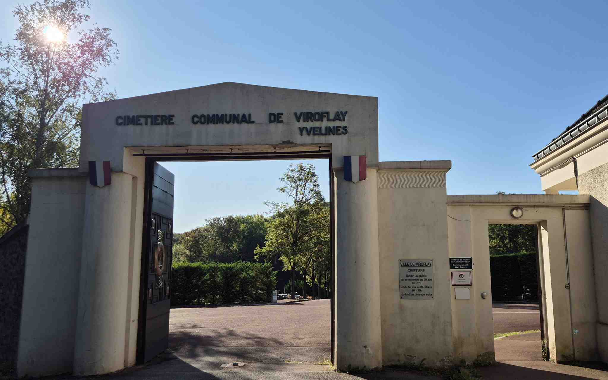 Liste de photographies du cimetière Fiche de présentation de Cimetière Communal - Informations et services en ligne - Portail funéraire Citoyen Commune de Viroflay Commune de Viroflay