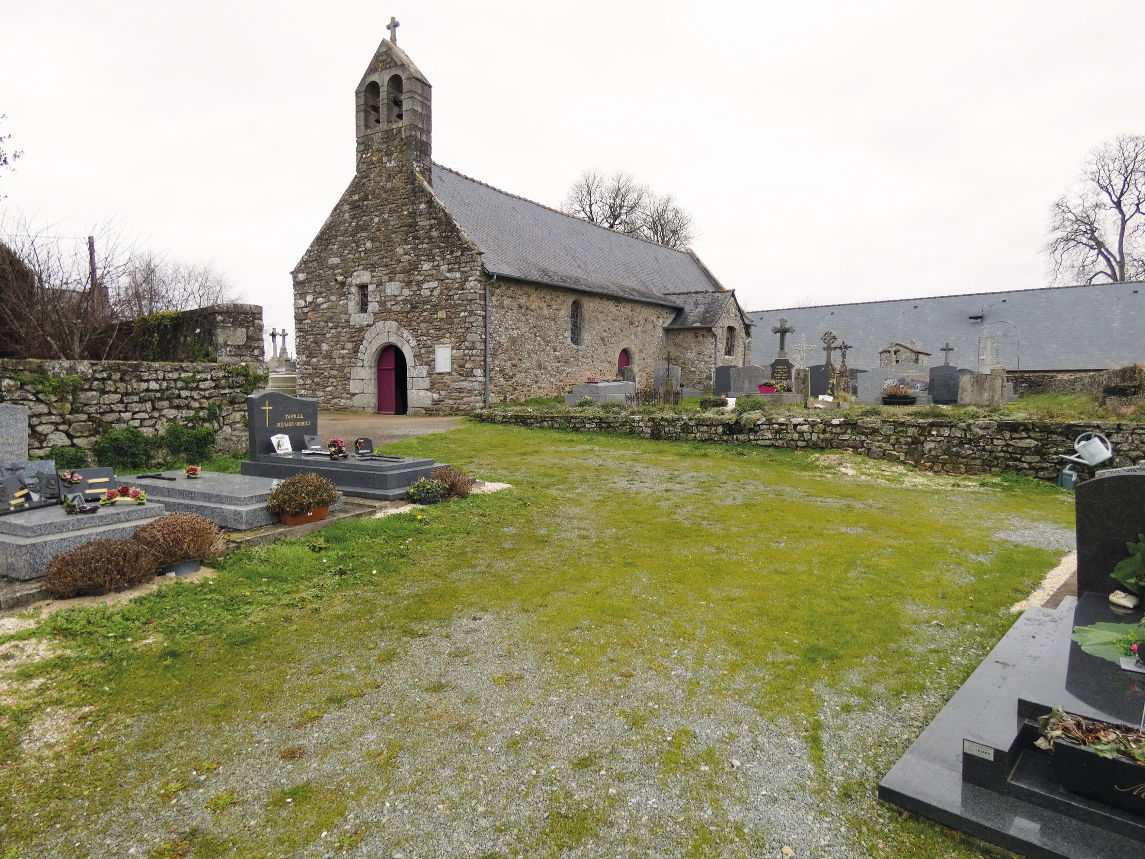 Liste de photographies du cimetière Fiche de présentation de Cimetière de Tressaint - Informations et services en ligne - Portail funéraire Citoyen Ville de Lanvallay Ville de Lanvallay
