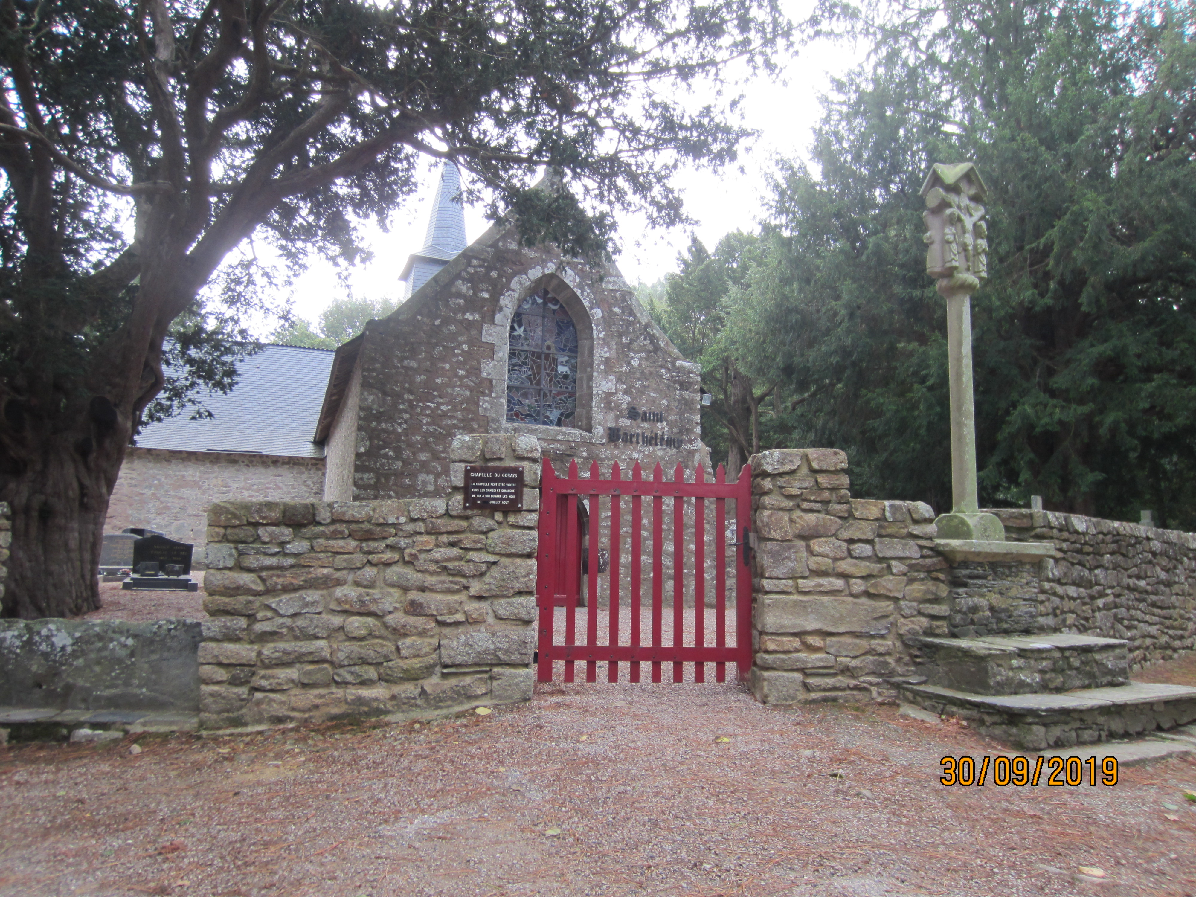 Liste de photographies du cimetière Fiche de présentation de Cimetière du Gorays - Informations et services en ligne - Portail funéraire Citoyen Commune de Pleucadeuc Commune de Pleucadeuc