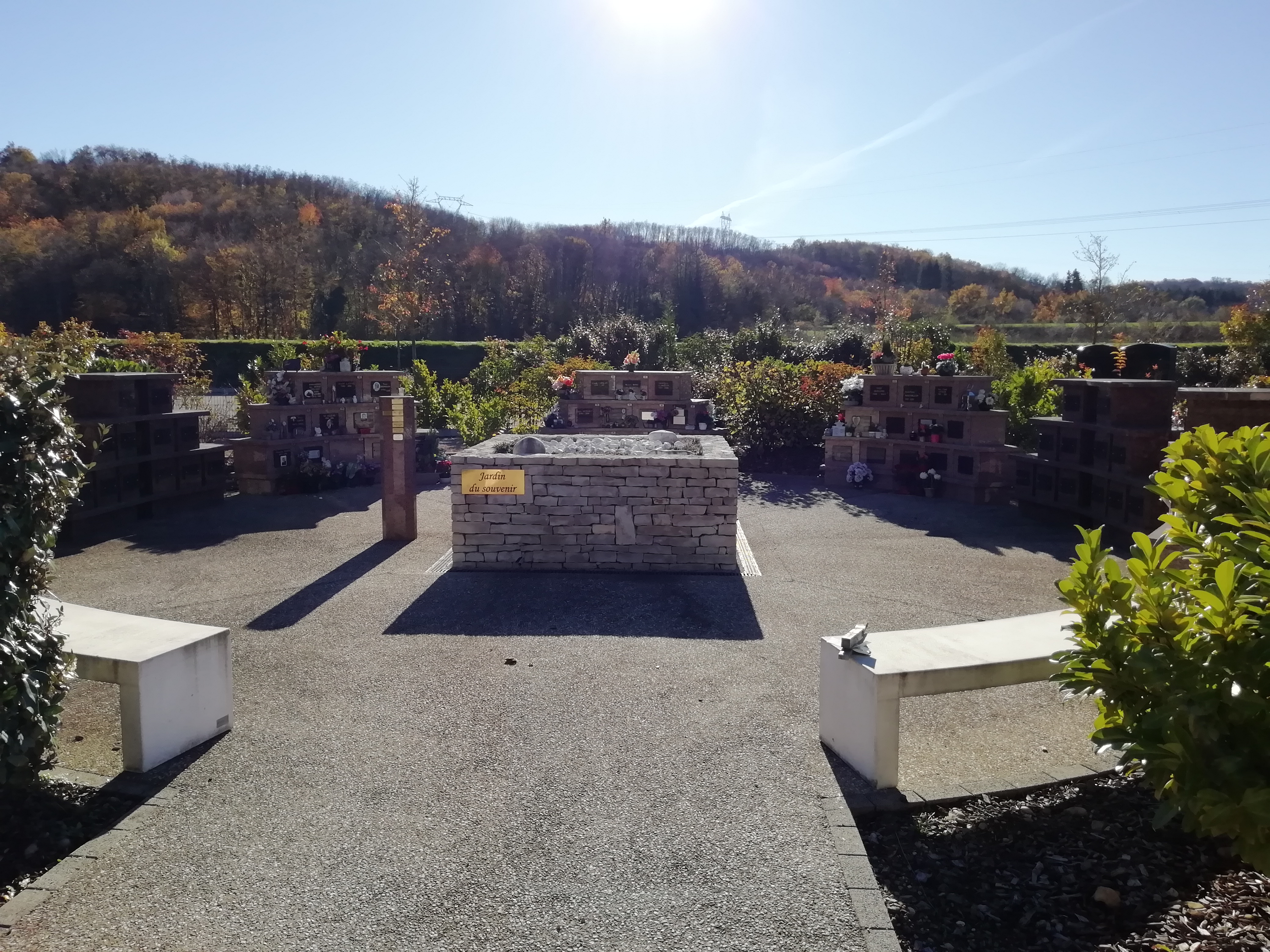 Liste de photographies du cimetière Fiche de présentation de Cimetière de la Rizolière - Informations et services en ligne - Portail funéraire Citoyen Commune de Villefontaine Commune de Villefontaine